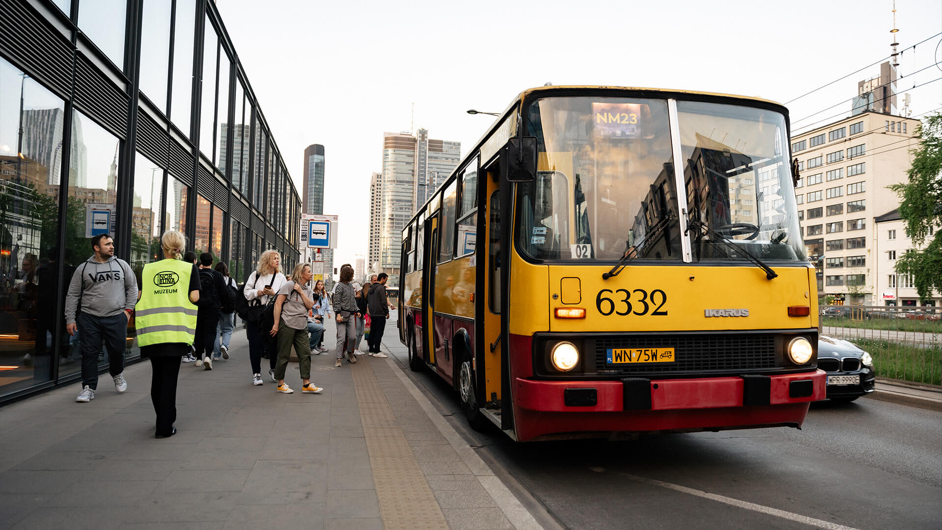 MFN_Hero-image_1920x1080_Noc-Muzeow-2026_Autobus